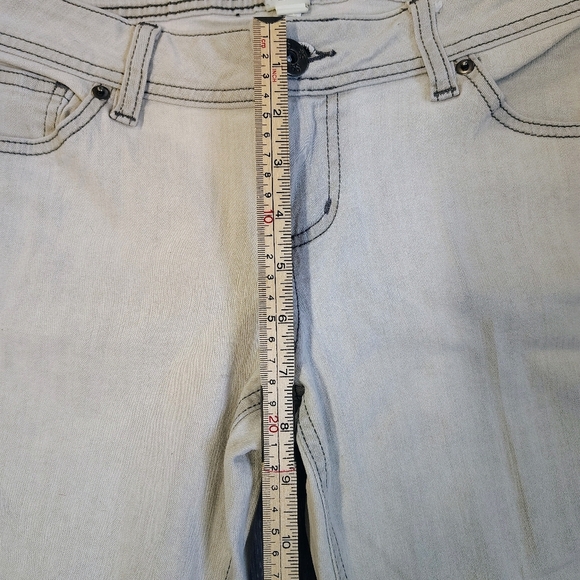 Women's White Washed Skinny Jeans - Picture 5 of 6